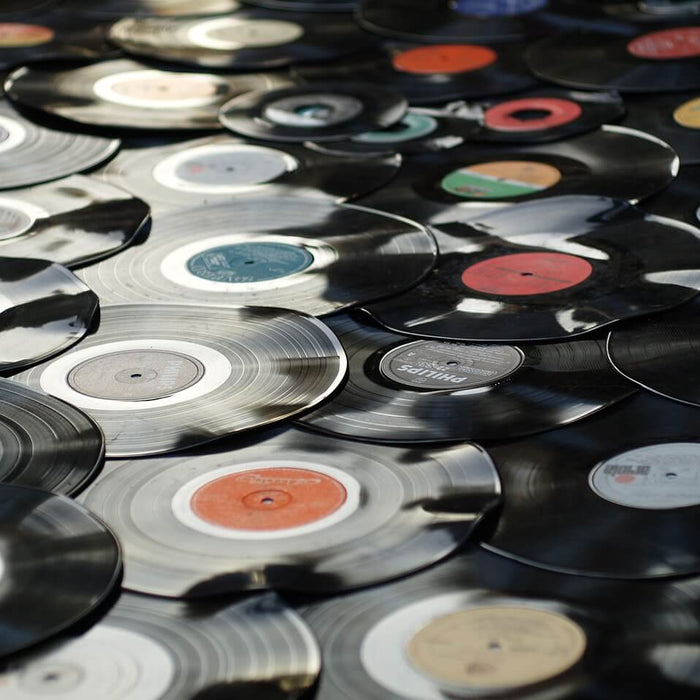 10 Vintage Vinyl Records For a Connoisseur