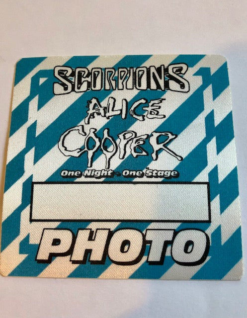 Scorpions & Alice Cooper - One Night  One Stage Tour 1996 - Backstage Pass  ** Rare